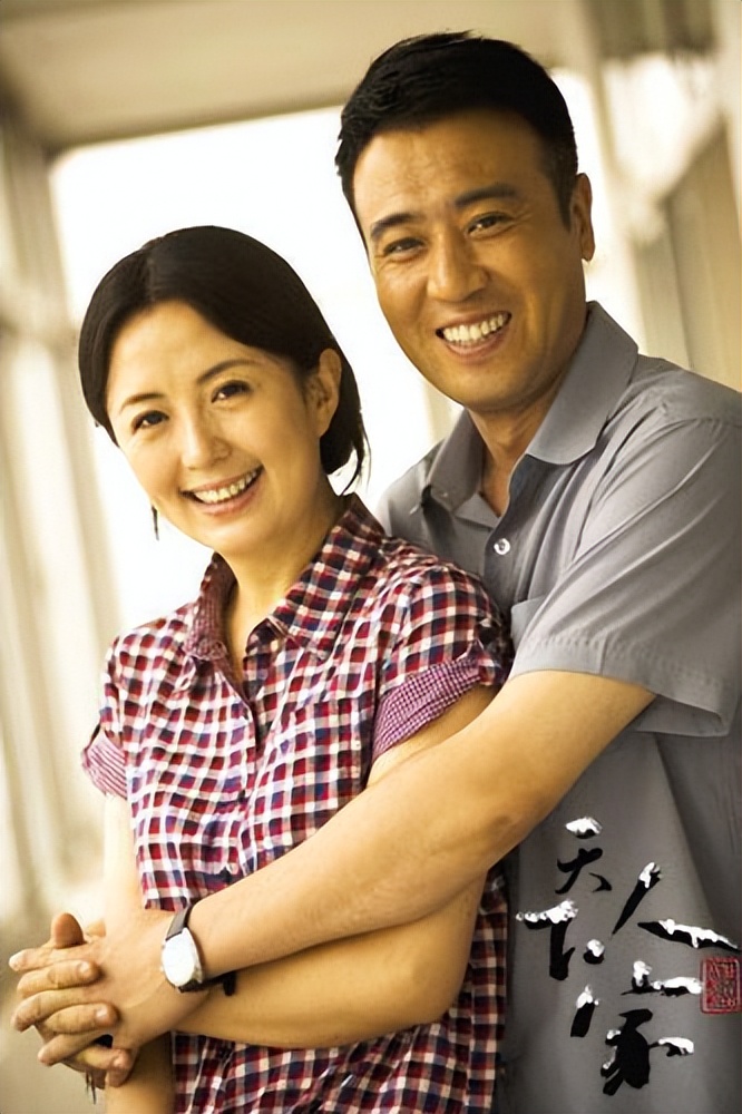 打死也不说孩子父亲是谁!这4位女星独自带娃,各有各的心酸