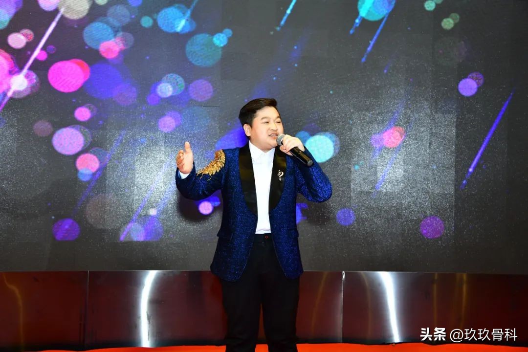 踔厉奋发·勇毅前行力达康22年度营销年会暨表彰年会