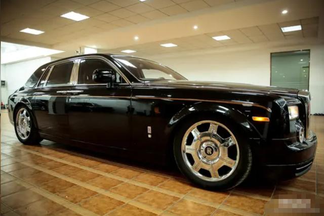 男子买600万劳斯莱斯，唯一缺点是不敢洗车，洗一次亏10万