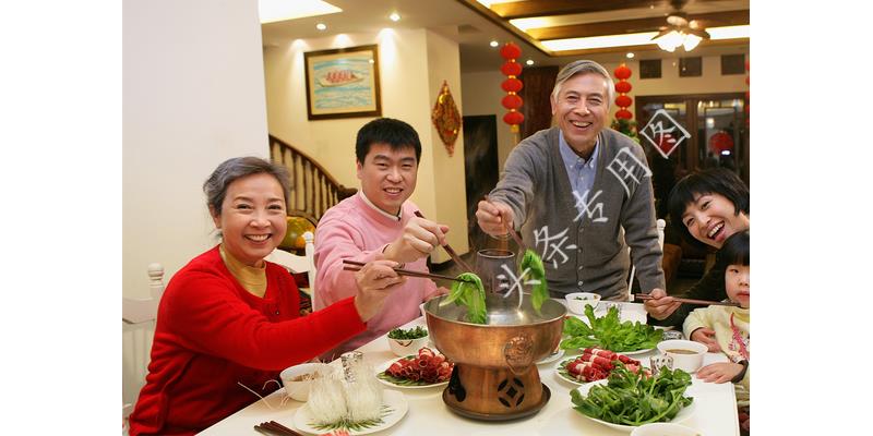 父母去医院没钱心里难受吗,家人住院自己也没钱简直崩溃