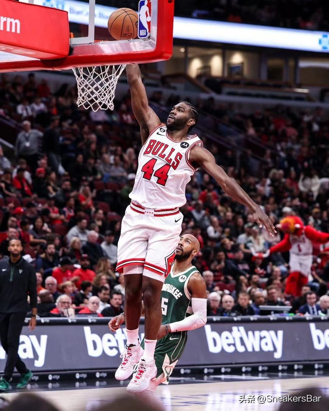 nba球星上脚的国产球鞋,nba球星球鞋每日上脚adidas