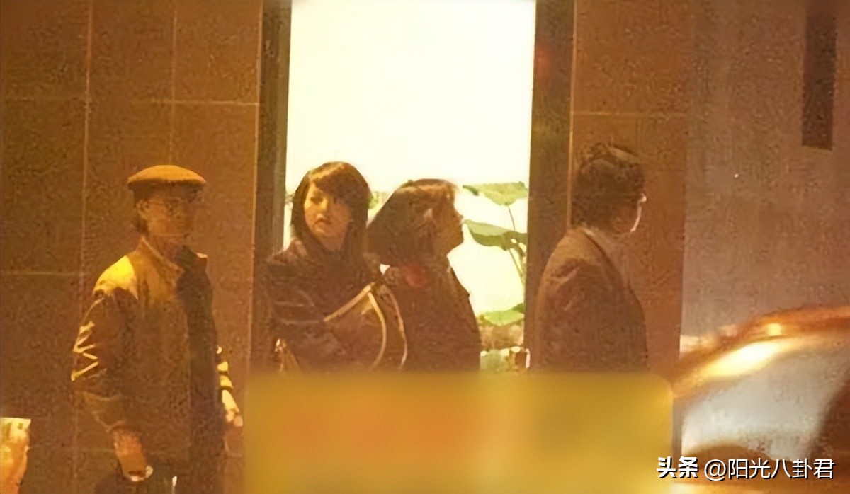 6位吃恋情“红利”的男星，恩爱时春风得意，分手后事业明显下滑