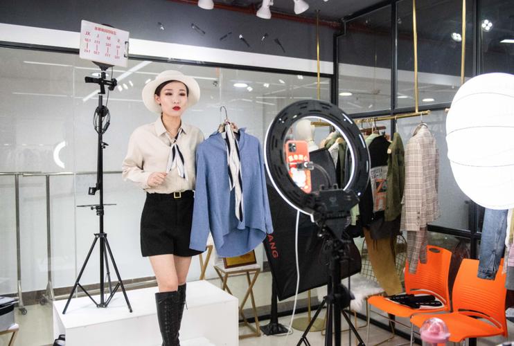 直播电商市场整顿,直播电商对女装冲击