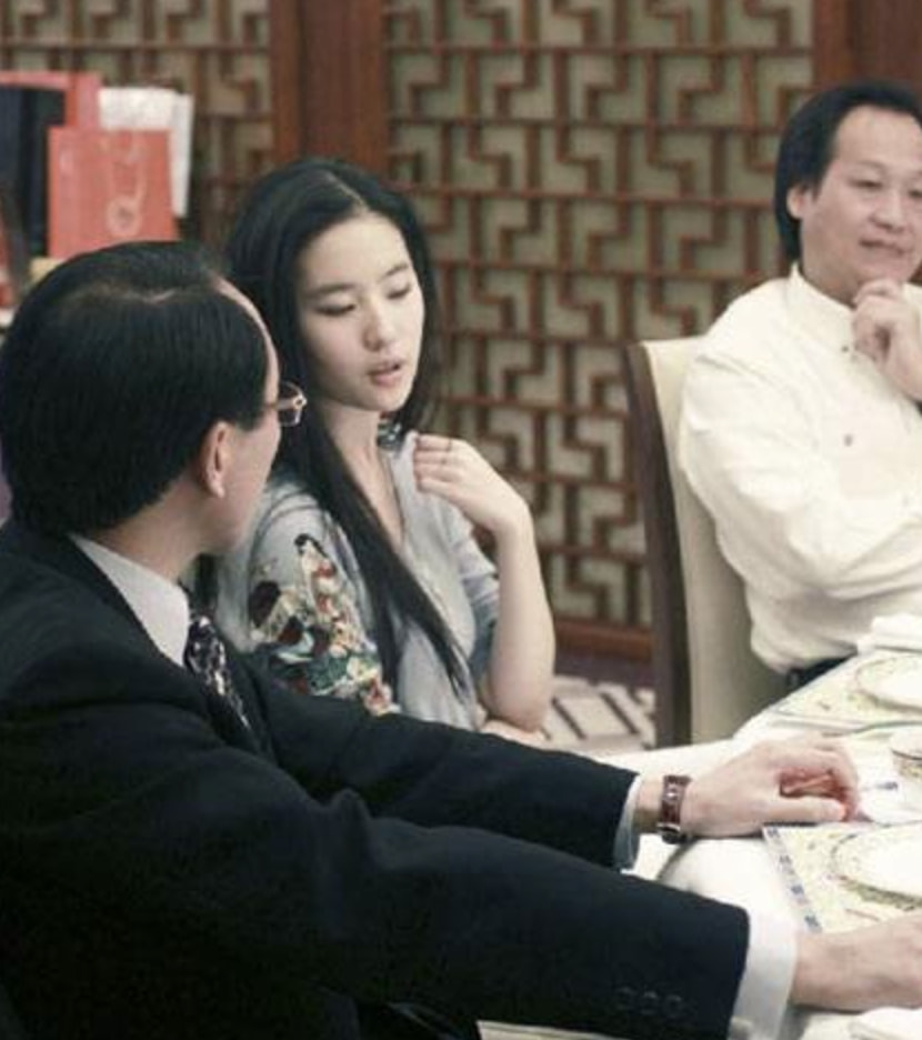 刘亦菲之母刘晓莉照片,刘亦菲与妈妈刘晓莉的同框照