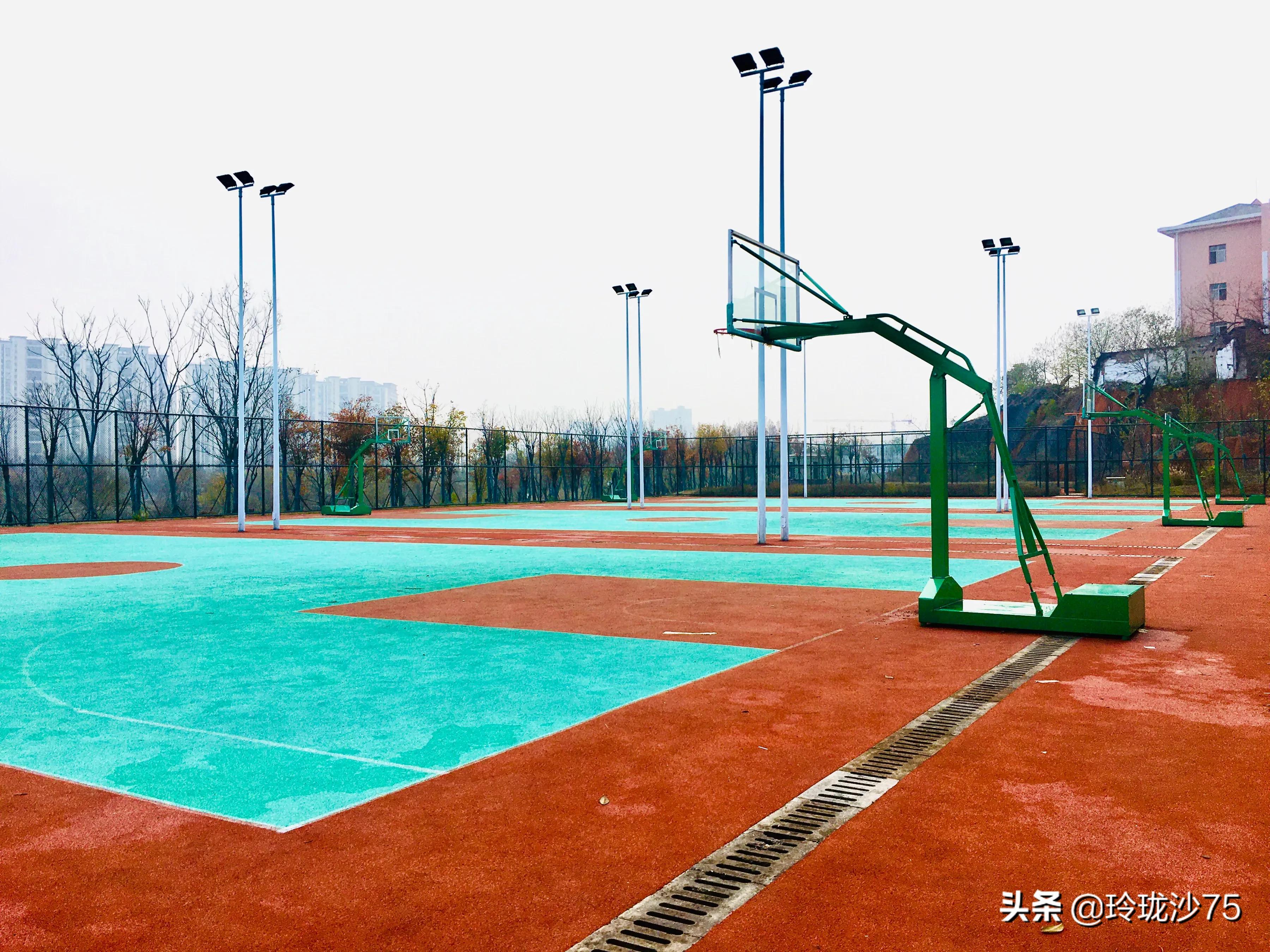 长沙风景美丽的篮球场,长沙王陵公园生态足球场