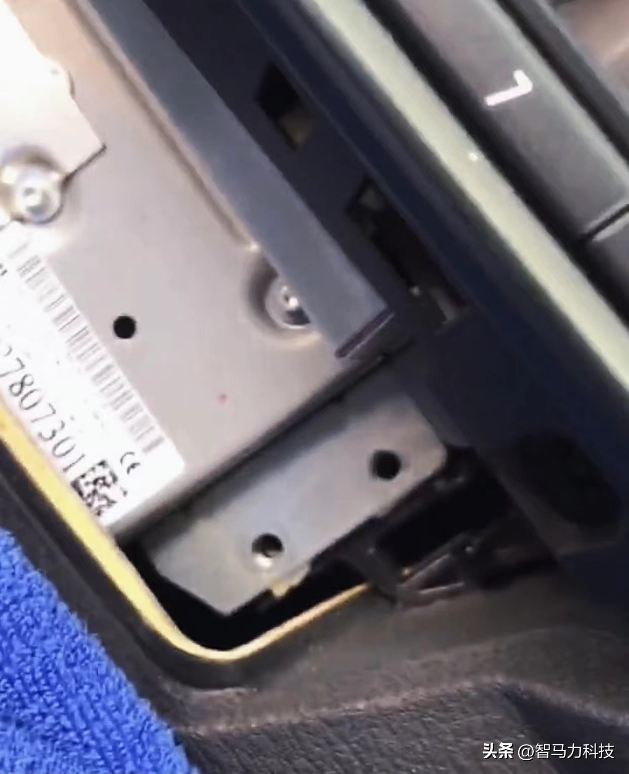 2015骞村疂椹瑇6carplay杩炴帴鏂规硶,瀹濋┈x6鏃犵嚎carplay鐩掑瓙