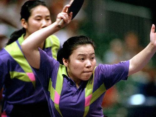 国乒女队王楠,王楠张怡宁女乒团体比赛视频