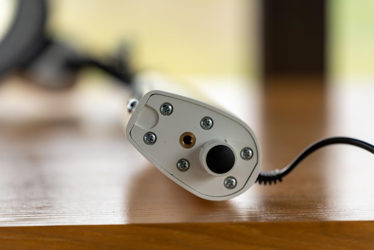 智商税还是护眼专家？爱德华医生天使之光2儿童学习润眼灯测评