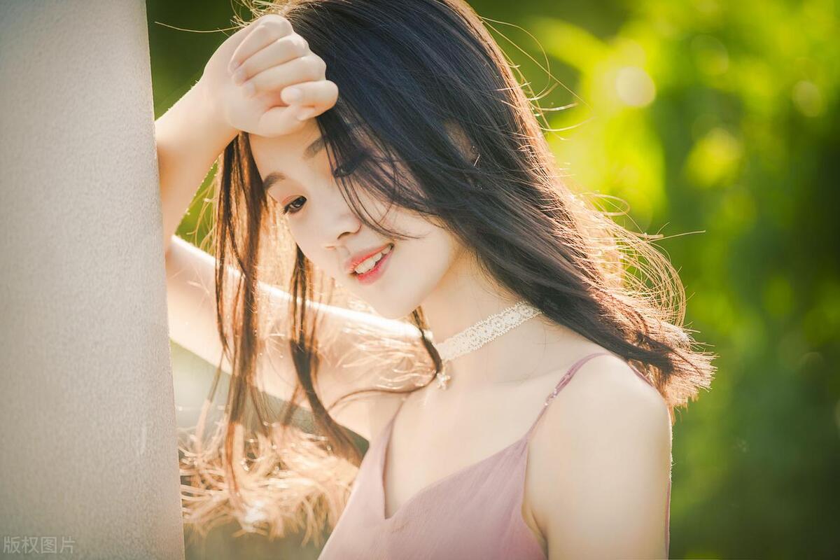 夏季头发经常干枯毛躁怎么办?让头发告别干枯,这6件事需做到位