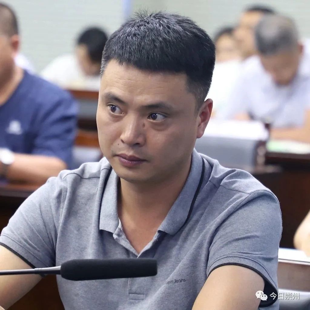 “蓉易见·崇企茶馆”聚焦打造体育强市并开展大运会筹备工作宣讲