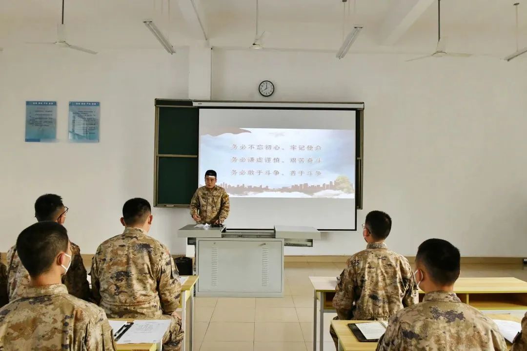 火箭军某部开展“交叉授课”,到底是什么样的精品微课让官兵越听越有趣、越听越想听?