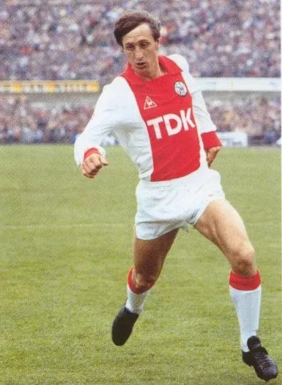 荷甲冠军阿贾克斯欧冠赛场,阿贾克斯获得荷甲冠军