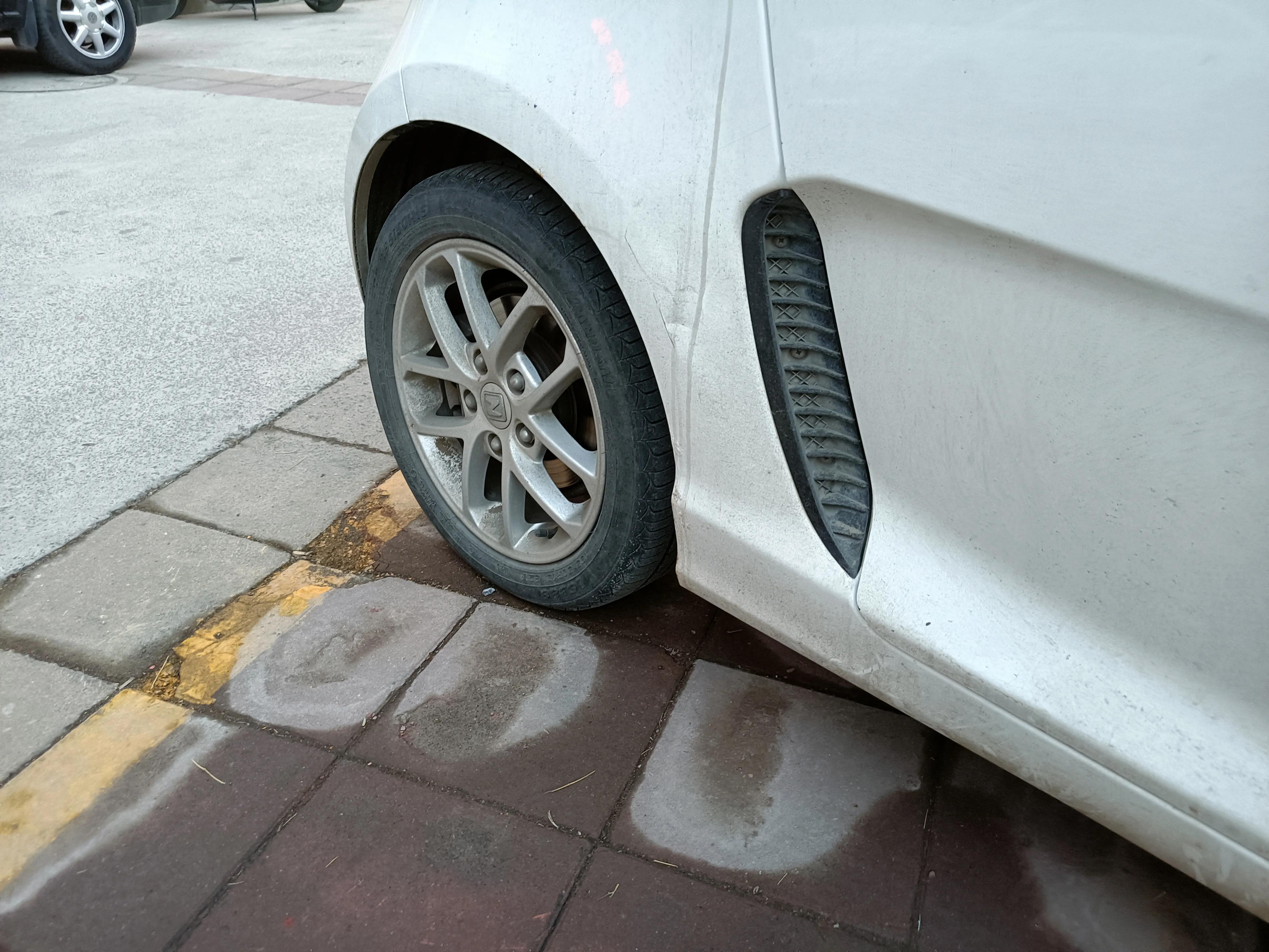 安全行车杜绝危险驾驶,行车胎压多少合适