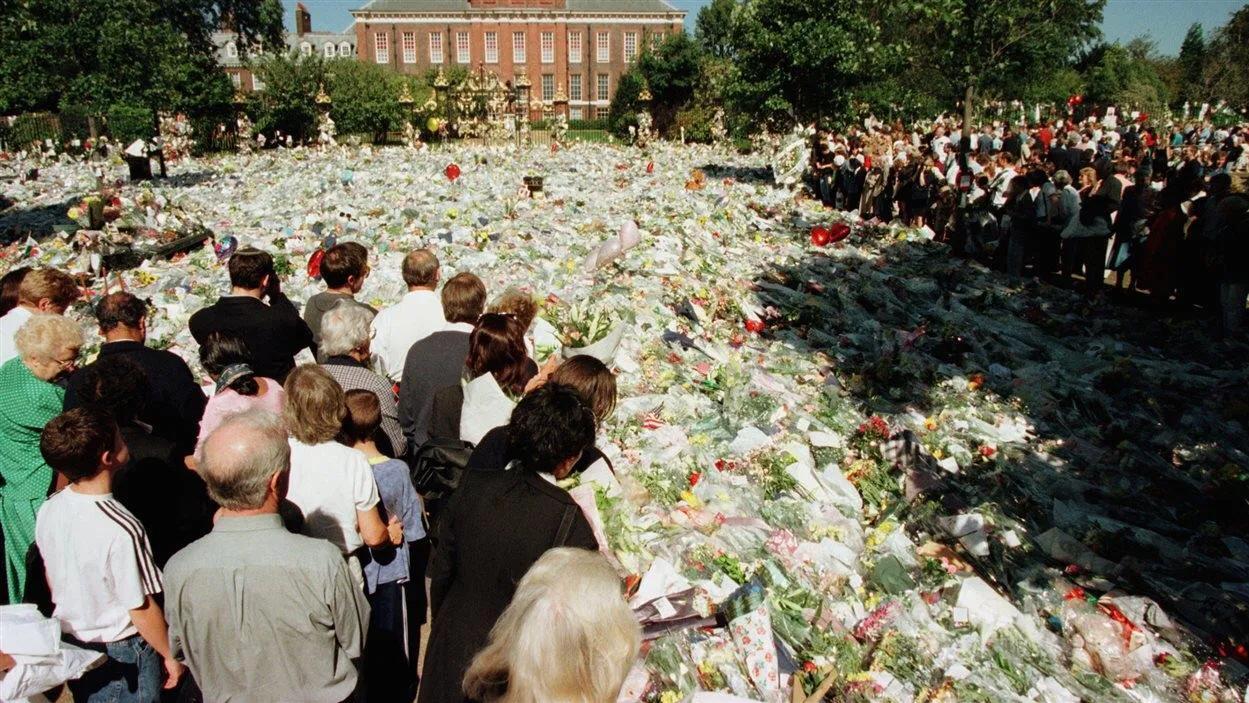 伊丽莎白女王二世的历史,伊丽莎白二世在位时的宪政危机