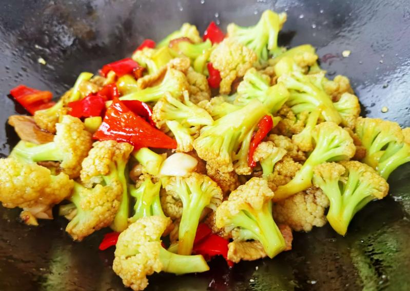 盛夏吃八素，无拘又无束，吃这7素，补水补维C，舒服过夏天