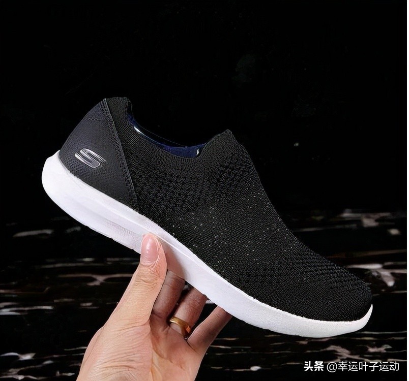 想买双跑鞋,轻便软弹跑鞋