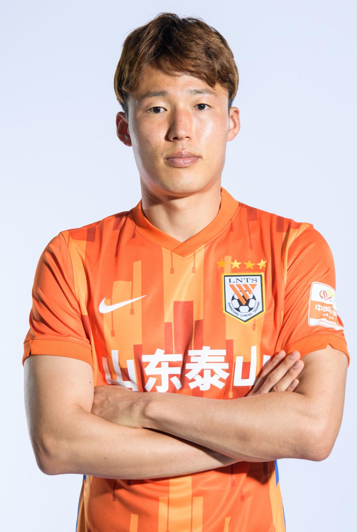 足坛反赌横扫山东泰山，主帅失联，第一个被带走的外援出现