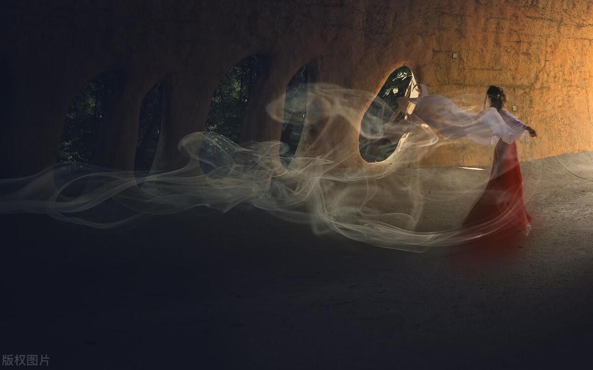 “水有虫则浊，水有鱼则渔，水水水，江河湖淼淼”，你敢试对吗？