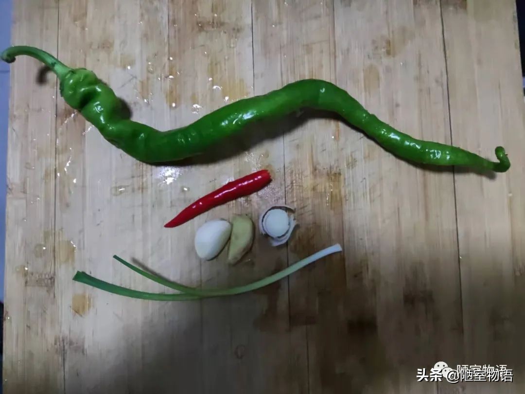 清蒸鱼怎么做好吃还很简单,清蒸鱼怎么做才好吃快来看看吧