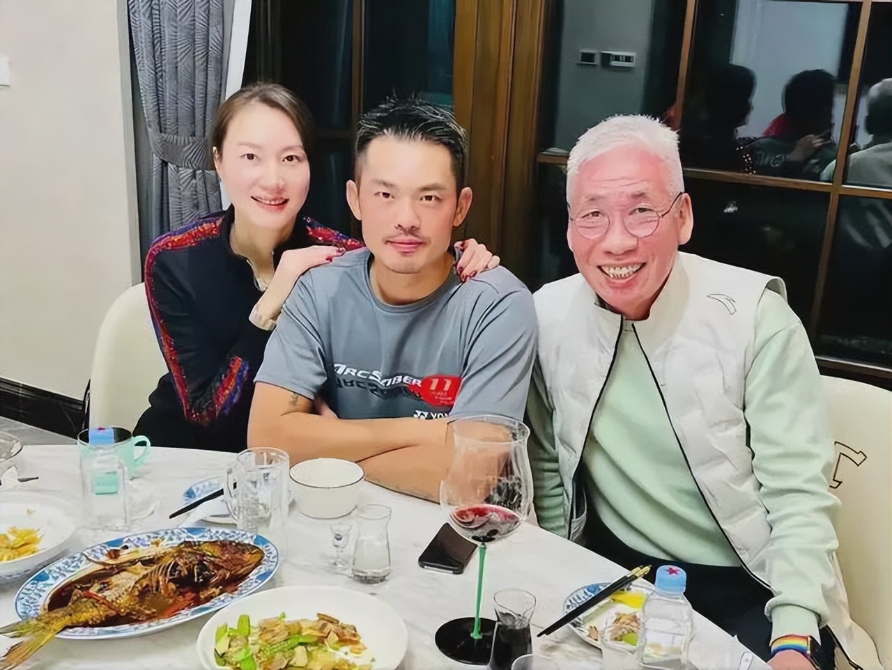 林丹生涯赚了多少钱,林丹当了多久的世界第一