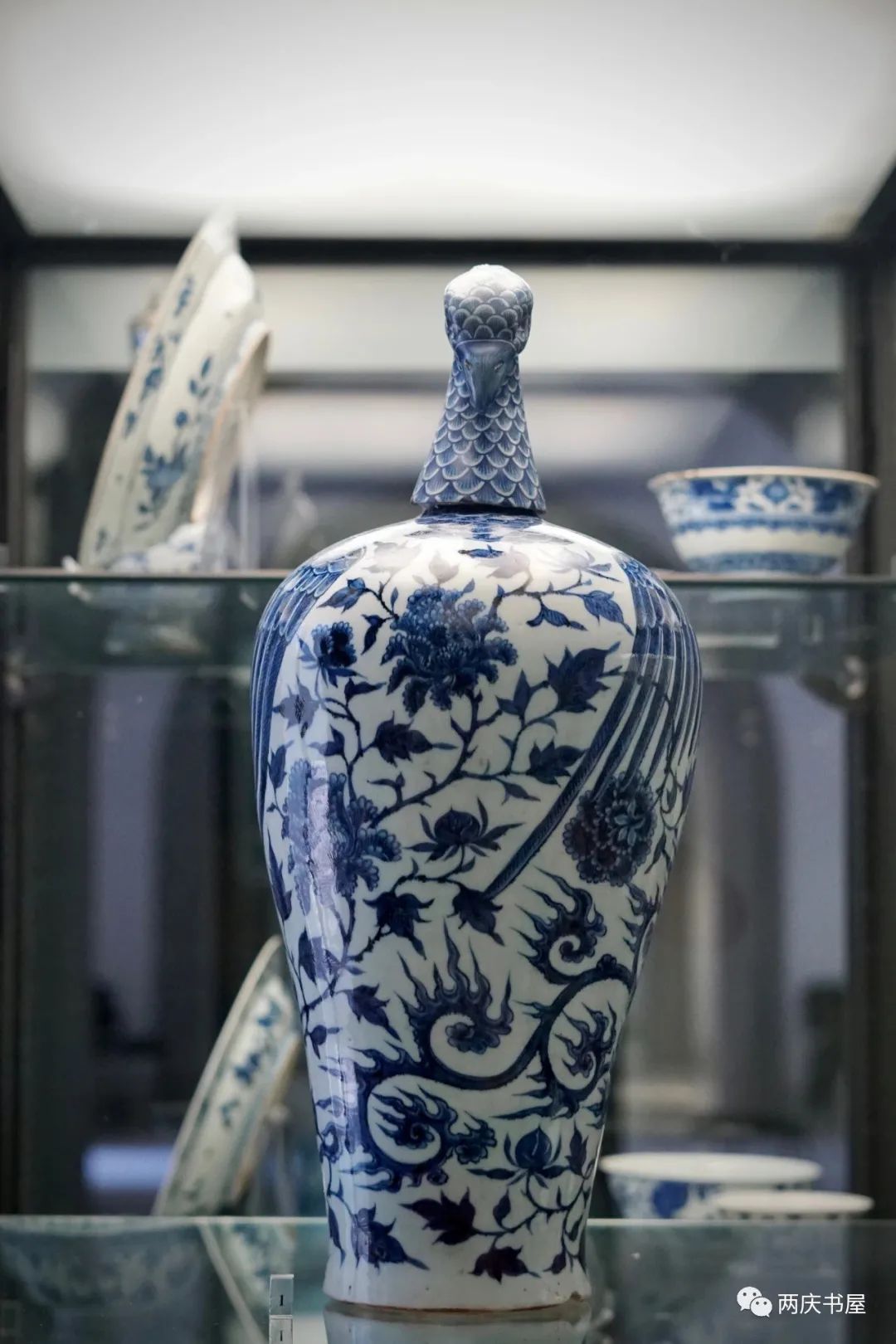意大利藏元青花凤首梅瓶,大英博物馆元青花葡萄纹玉壶春瓶