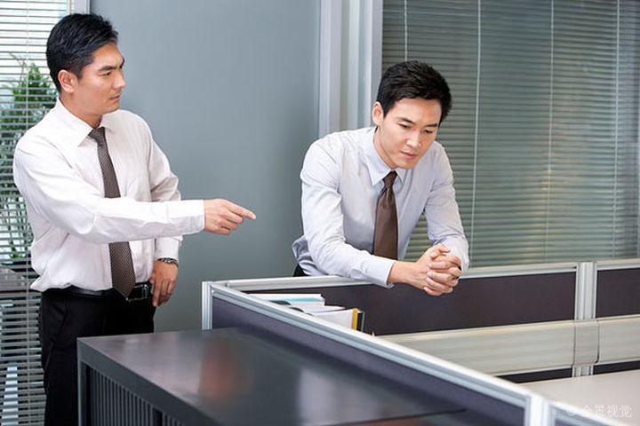 领导故意针对你、欺负你，该怎么办？教你5个狠招扭转局面