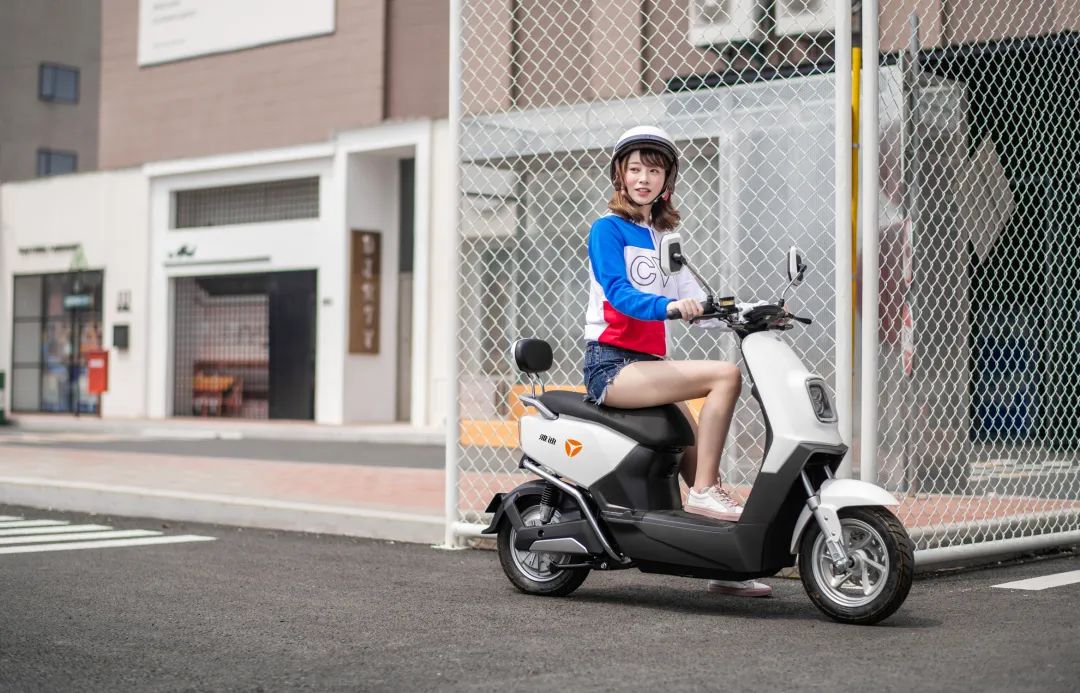 电动车装锂电池多少钱,电动车铅酸电池和锂电池哪个划算