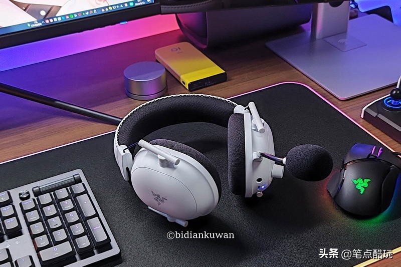 轻盔白甲，闻声激战，雷蛇旋风黑鲨V2专业版无线头戴式耳机体验