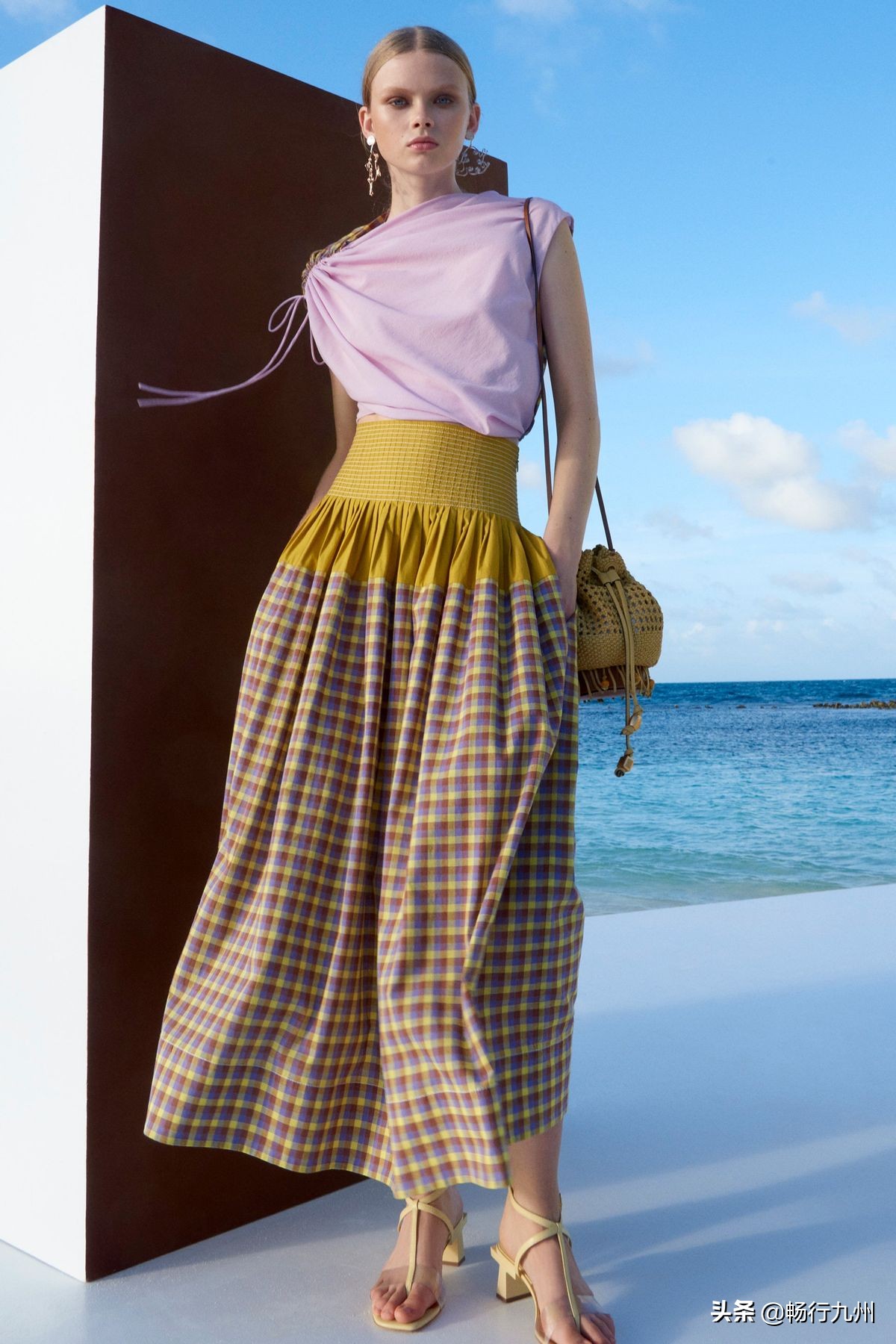 toryburch明星开衫穿搭,toryburch清爽春夏穿搭