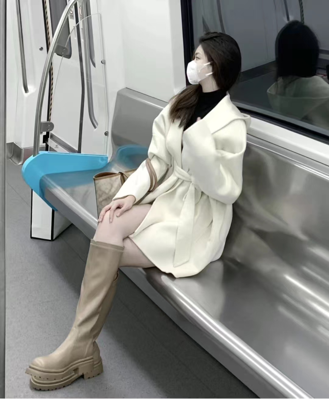 白色大衣里面搭配什么颜色显高级,17-20岁女气质大衣