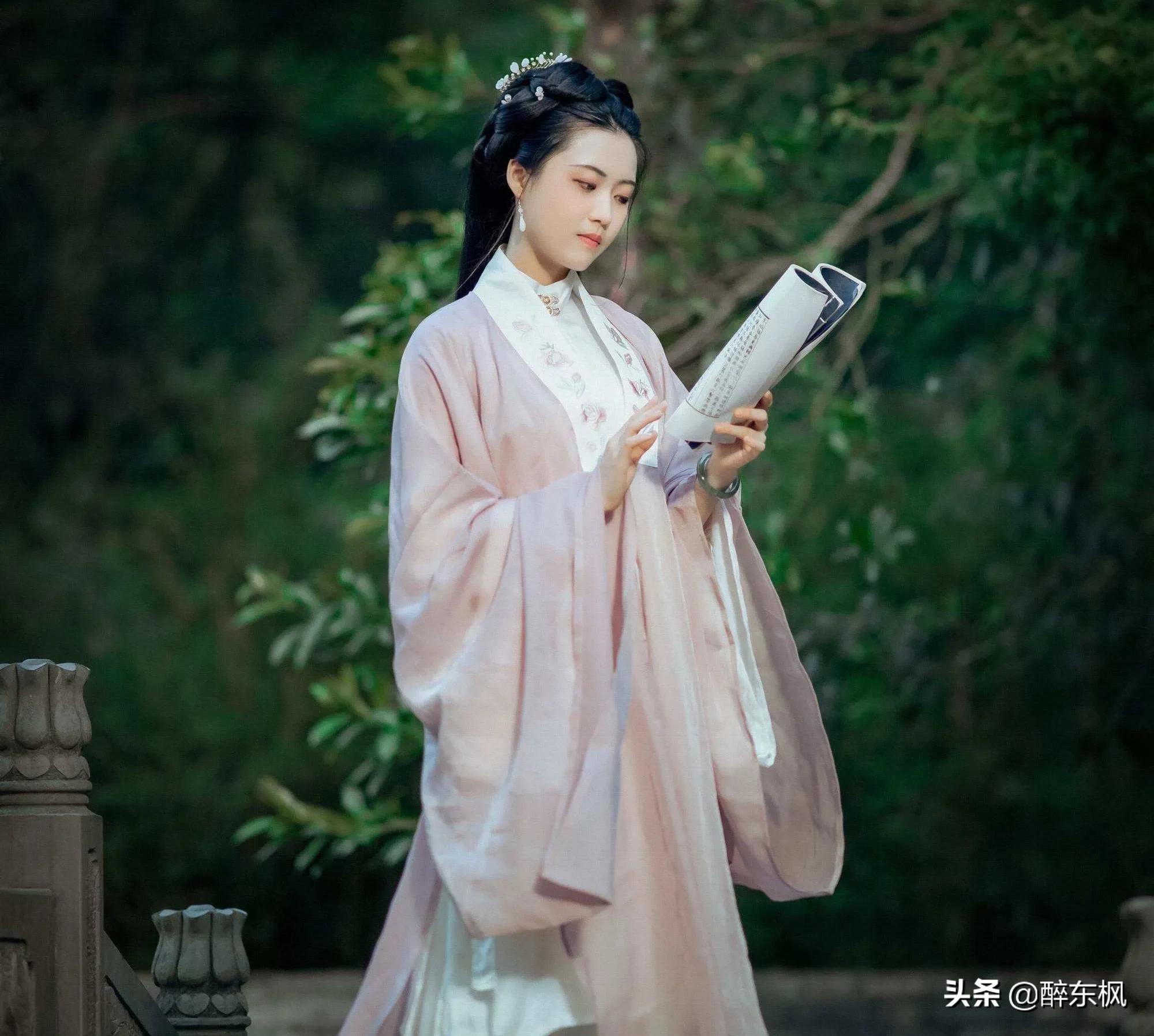 闺情词专业户严仁，以创新视角写少妇思春，词意婉转层深独具韵致