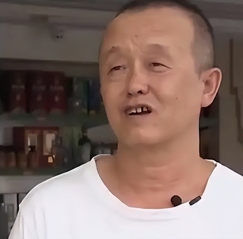 小伙子养猪年收入2000万,农村人靠养猪发家致富