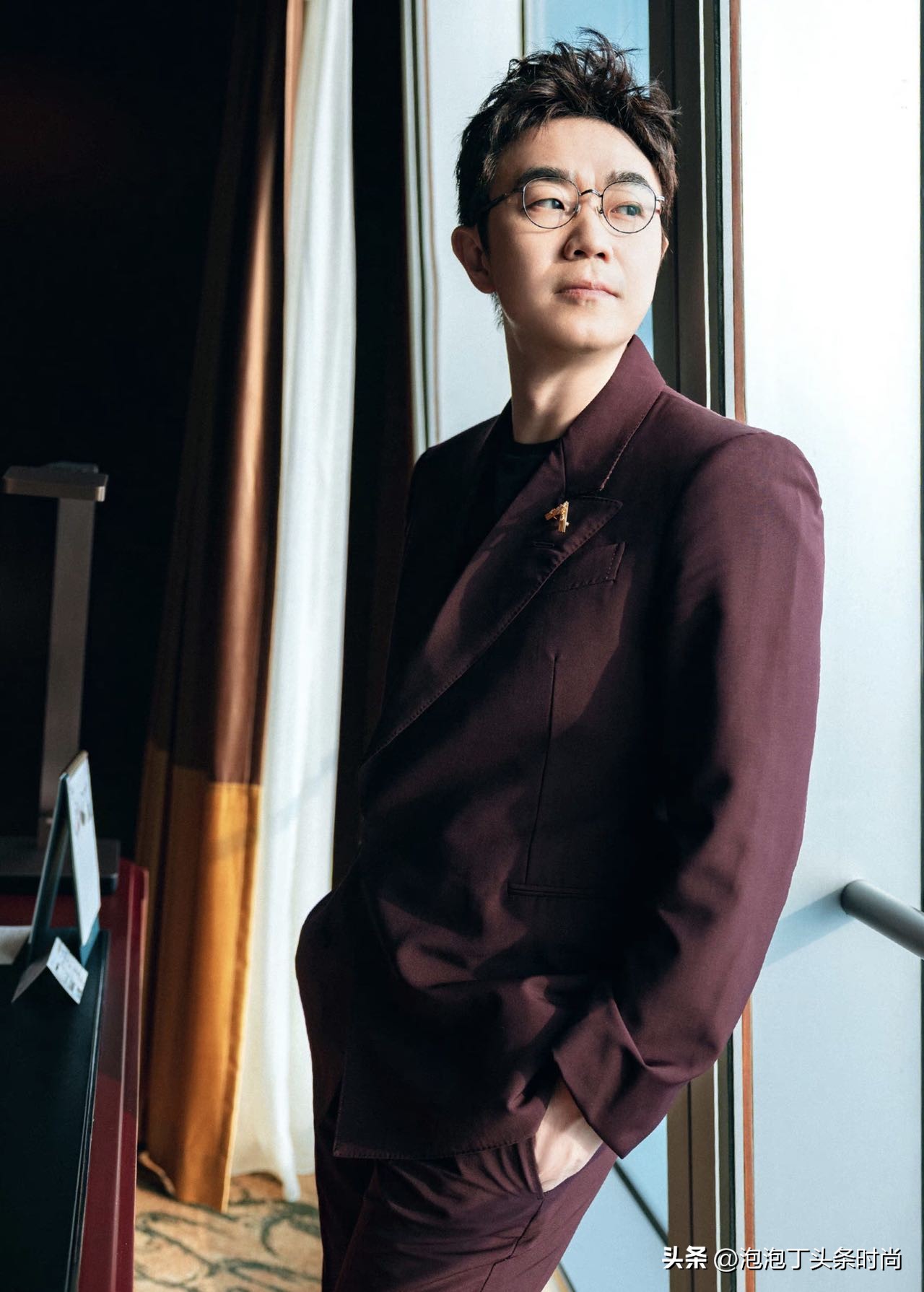 这是几个情况？身高1米82Ta，把男女明星秒变“小矮人”怎么看？