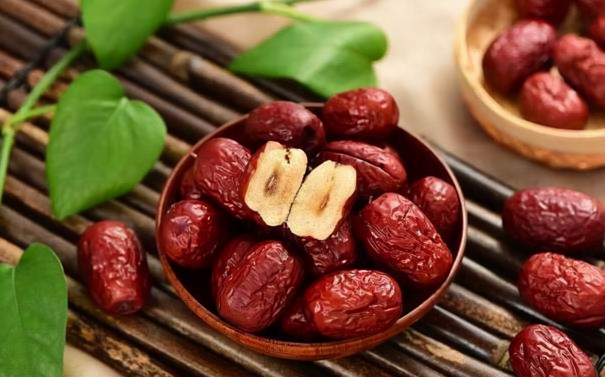 月经后一直有褐色分泌物是怎么了,为什么月经结束后有褐色分泌物