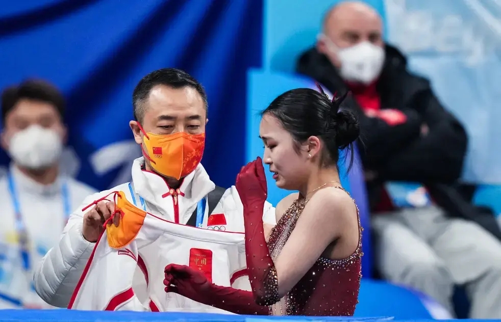 退还美籍，不惧美威逼利诱毅然回国，全美冠军：我只为中国而战