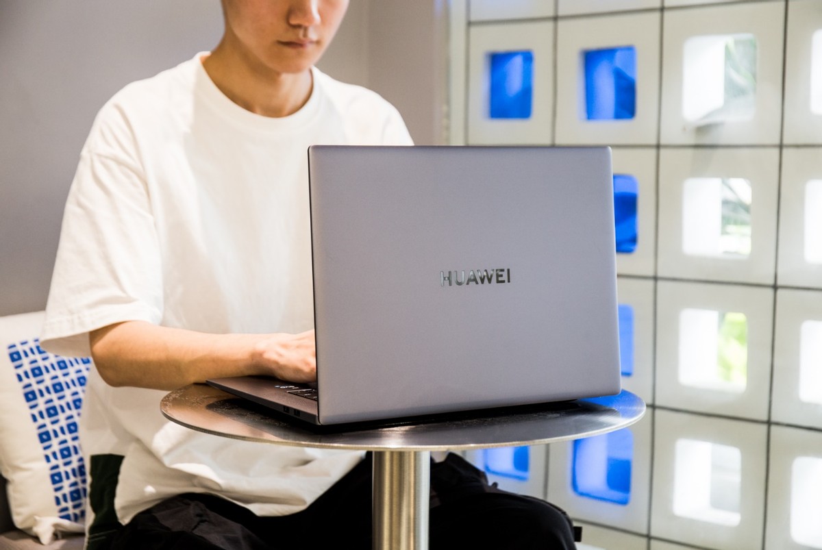 华为matebook14语言翻译,华为matebook16如何实现实时翻译