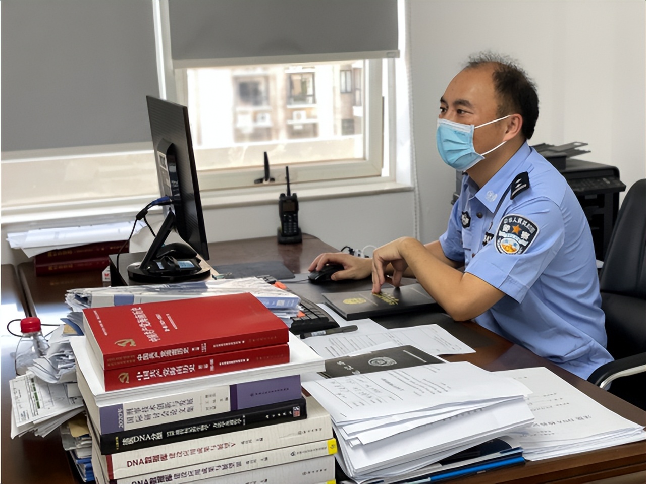 这位大队长的“名头”有点多！