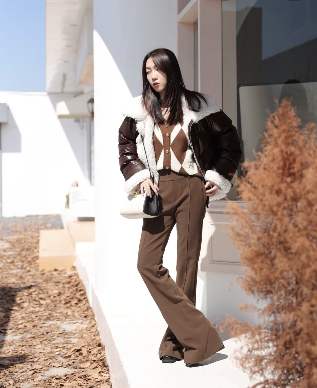 羽绒服搭配什么裤子女孩,女羽绒服和裤子配什么鞋子好看