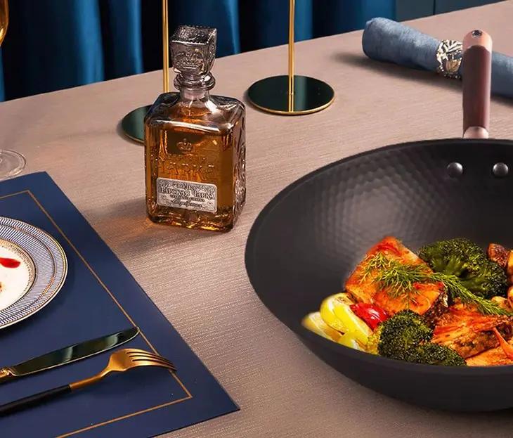 如何挑选一口好的铁锅,推荐不粘的铁锅