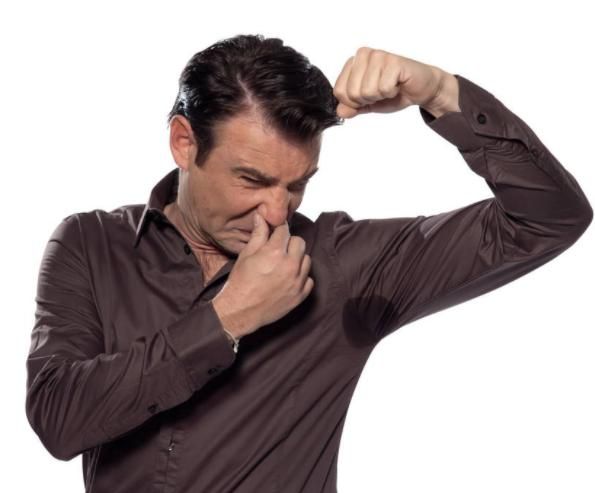 为什么一出汗身上就有香味,为什么一出汗就觉得身上黏黏的