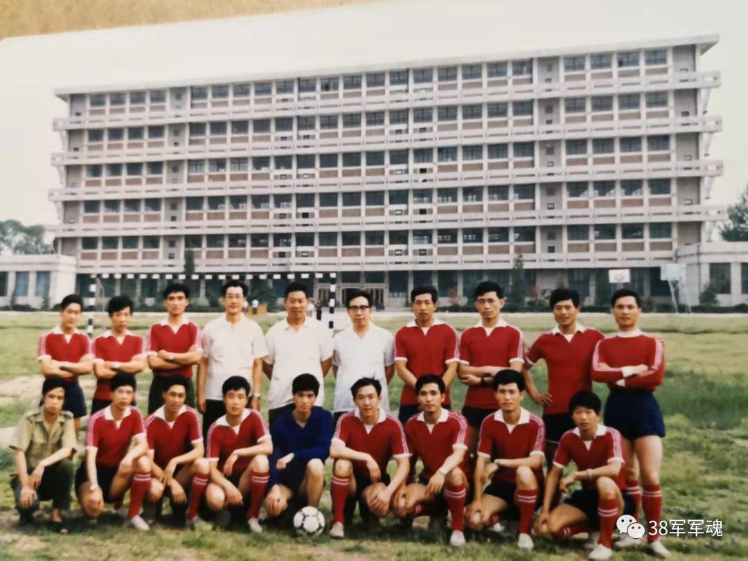 《怒摔病号饭》（军校往事）军营轶事系列短文（六）