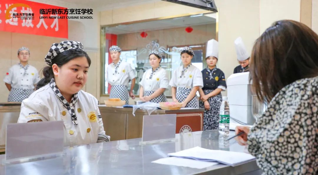 华润万家走进临沂新东方烹饪学校选拔人才，校企合作优质就业