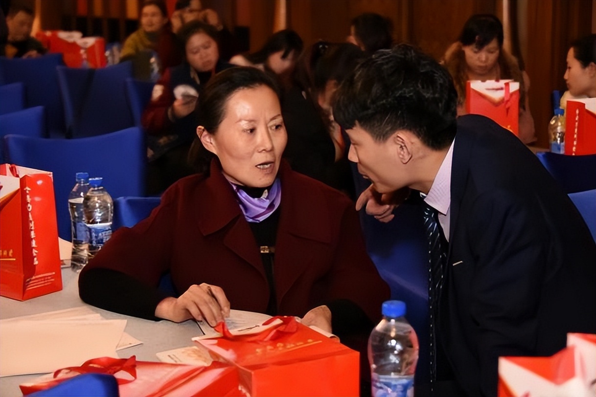 一场成功的招商会现场,招商会如何现场成交