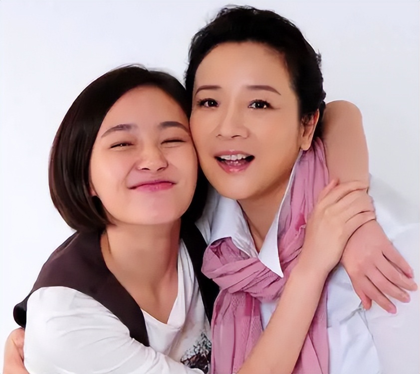 陈小艺婚后生活,52岁陈小艺分居11年