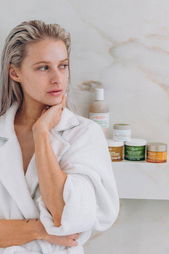 用护肤品感觉刺痛是缺水吗,护肤时刺痛是皮肤缺水吗