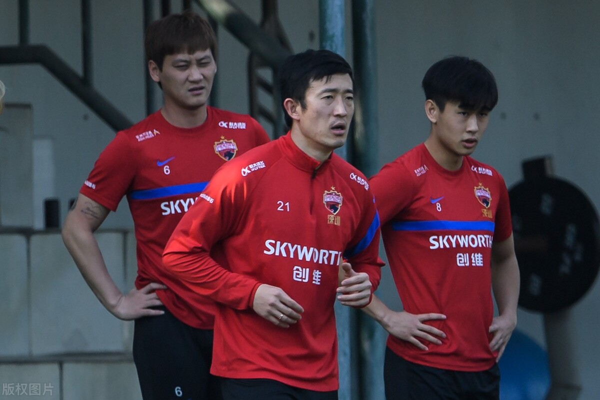 李铁被查后！曝国足3大蛀虫被揪出，一桌都坐不下，足协或换帅