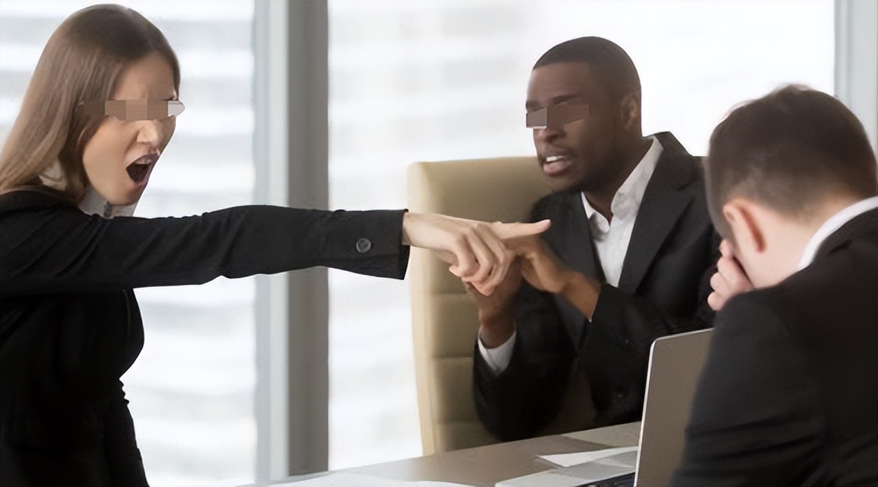 南京女老板被男司机下*情催**药,药效过强,使其当众出丑酿成悲剧