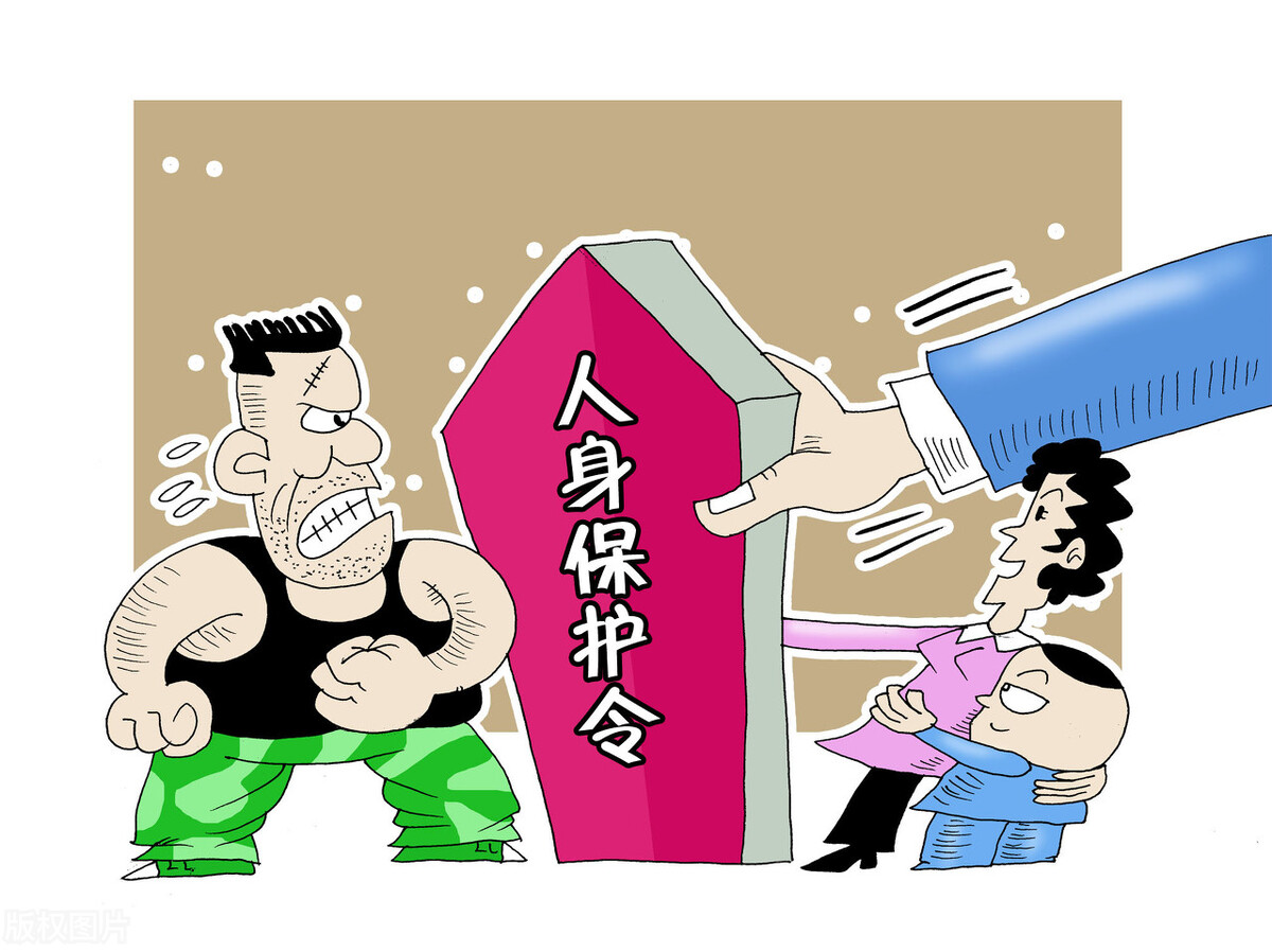 女子遭丈夫家暴求助民警,女子遭丈夫家暴向警察求助