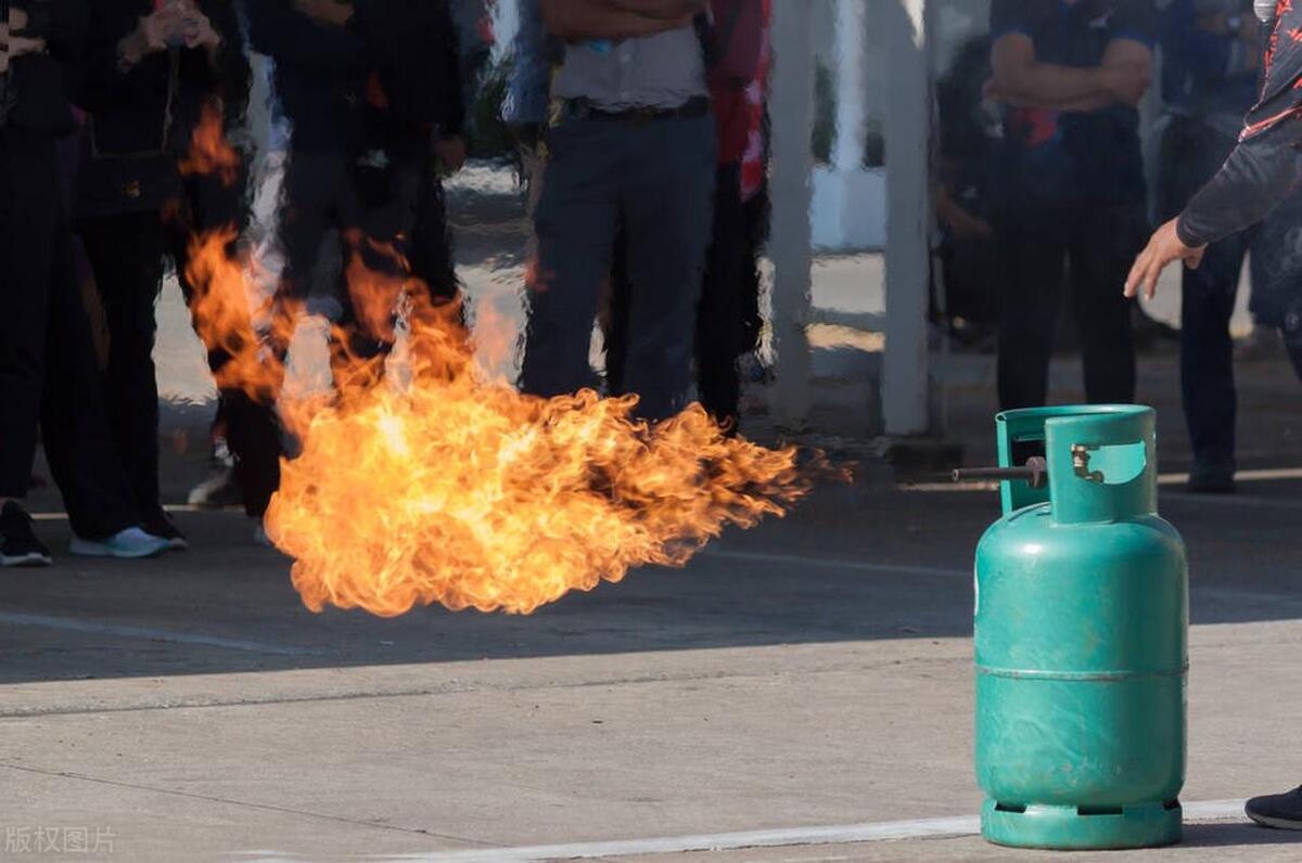 液化石油气钢瓶法律法规红头文件,法律规定餐饮瓶装液化气存放数量