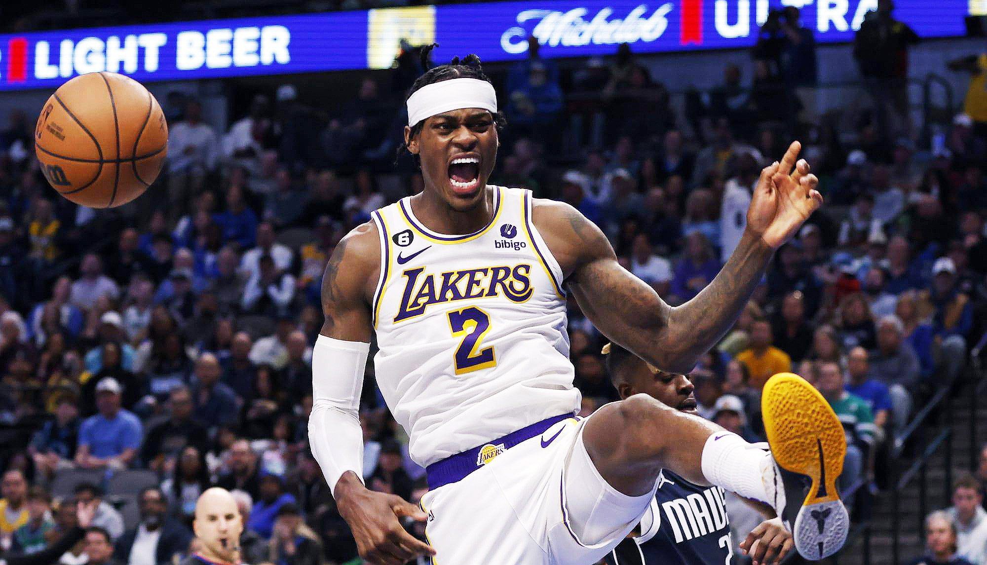 店员！美国NBA球星薪资438万美元，买2000元时装穿一天第二天退货